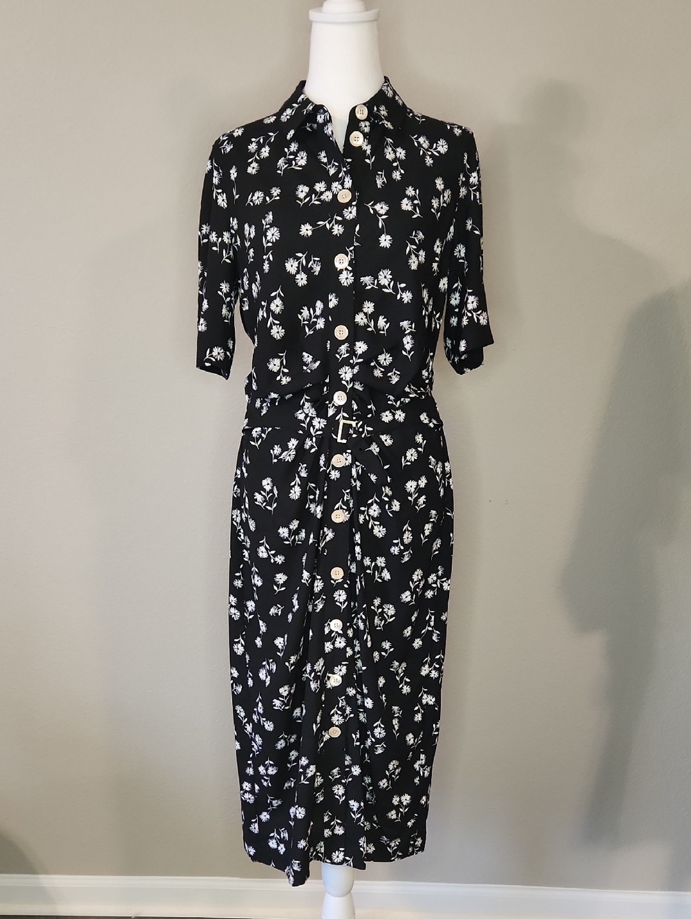Kate Spade Black and White Floral Button-Front Midi Dress With Attached Belt